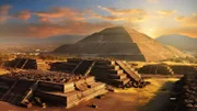 Schöner Maya-Pyramidenkomplex bei Sonnenuntergang mit dramatischem Himmel