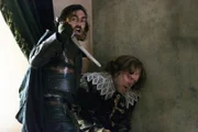 Lucien Grimaud (Matthew McNulty, l.); Herzog von Lothringen (Robert Glenister, r.)