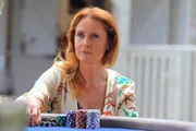 Am Pokertisch gibt es viel zu verlieren. Das wird auch Melanie Devaux (Zoe Telford) schmerzlich klar.