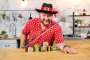 Knusprige Waffel, cremige Schokolade, geröstete Haselnüsse: Haselnuss-Schnitten werben mit ausgewählten Zutaten. Aber können sie dieses Versprechen auch halten? Sebastian Lege packt aus!