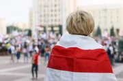 Die rot-weiße Flagge ist ein Symbol für ein Belarus ohne Lukaschenko.