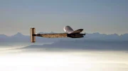 Das Solar Impulse 2 wird allein durch die 17.000 Solarzellen auf seinen Tragflächen angetrieben.