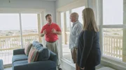 Jenn und Barry suchen ein Strandhaus auf Oak Island - die Gegend ist voll mit Eisdielen und ruhigen Stränden und damit perfekt für Familien geeignet. Für sich und ihre Kinder suchen sie ein Haus mit mindestens sechs Zimmern, einer großen Küche und einen Garten zum Grillen. Die Drillinge von Jenn hätten gerne einen Pool.
