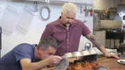 Guy Fieri(r.)