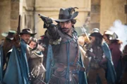 Aramis (Santiago Cabrera)