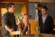 Ty hat veranlasst, dass Amy aus dem Krankenhaus nach Heartland zurückkehren konnte. Dort bietet Prinz Ahmed an, die Kosten für eine Behandlung bei internationalen Spezialisten zu übernehmen (v.li.: Graham Wardle, Amber Marshall, Jade Hassouné).
