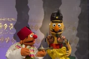 Ernie (l.) ist Aladin, Bert (r.) der Geist