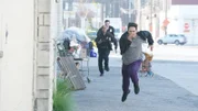 John Nolan (Nathan Fillion) und Lucy Chen (Melissa O´Neil) verfolgen den Tatverdächtigen Cheetah (Chris Cortez).