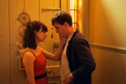 Nach einer turbulenten Nacht kommen Marianne (Daisy Edgar-Jones) und Connell (Paul Mescal) ins Gespräch. Dabei hat Connell ein überraschendes Geständnis abzulegen.