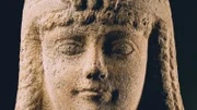 Die letzte und wohl berühmteste Pharaonin Ägyptens: Kleopatra VII. Wie gelangte sie an die Spitze des riesigen Reiches?