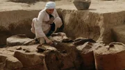 Archäologen nutzen die Chance, den größten Tempel der alten Ägypter freizulegen, dessen Überreste unter mehreren Sand- und Lehmschichten begraben liegt.