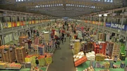 Die Hallen des Marktes sind auf etwa vier Grad Celsius temperiert, um die Frische der Produkte zu garantieren.