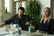 Steve Hammond (Ryan Kwanten) und Aria Price (Elisabeth Röhm)