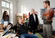 ARD HEITER BIS TÖDLICH - HAUPTSTADTREVIER, neue Krimiserie (16 Folgen), Folge 21 "Jagdrevier", am Dienstag (18.02.14) um 18.50 Uhr im Ersten. Julia Klug (Friederike Kempter, 2.v.r.) ermittelt bei einer Gruppe militanter Tierschützer (Komparsen), zu der auch der junge, fanatische Timo Brüneck (Matthias Bollwerk, 2.v.l.) gehört.