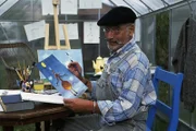 Peter Lustig (Peter Lustig) ist ganz in seinem Element. Für die geplante Ausstellung seiner Bilder malt er nun seit Wochen Hirsche als Aquarell, in Öl, mit Tusche oder Kreide.
