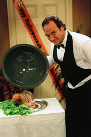 Töchterchen Gracie (Billi Bruno) sorgt immer wieder für Riesenstimmung bei Vater Jim (James Belushi).