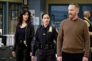 (v.l.n.r.) Rosa Diaz (Stephanie Beatriz); Amy Santiago (Melissa Fumero); Kevin Cozner (Marc Evan Jackson)