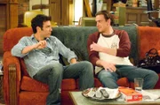 Robin möchte, dass ihre Freunde Ted (Josh Radnor, l.), Marshall (Jason Segel, r.), Lily und Barney, ihre Jugendliebe Simon kennenlernen. Doch ist das eine gute Idee?