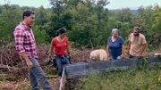 Anita (2.v.l.) and Ken Corsini (l.) with the owners of the homestead.