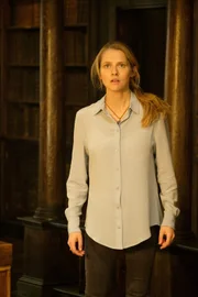 Diana Bishop (Teresa Palmer)