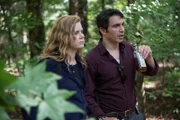 L-R: Camille Preaker  (Amy Adams) und Detective Richard Willis (Chris Messina)