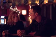 L-R: Camille Preaker  (Amy Adams) und  John Keene (Taylor John Smith)