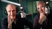 RUNDFUNK BERLIN-BRANDENBURG Hauptstadtderby Berlin ist die einzige deutsche Stadt mit zwei Fußball-Bundesligisten. Im Hauptstadtderby widmen sich Ur-Unioner Christian Beeck und Hertha-Ikone Axel Kruse deswegen jede Woche den beiden großen Fußballklubs der Hauptstadt. - v.l.n.r.: Axel Kruse, Christian Beeck © rbb/Gundula Krause, honorarfrei - Verwendung gemäß der AGB im engen inhaltlichen, redaktionellen Zusammenhang mit genannter rbb-Sendung bei Nennung "Bild: rbb/Gundula Krause" (S1+). rbb Presse & Information, Masurenallee 8-14, 14057 Berlin, Tel: 030/97 99 3-12118, pressefoto@rbb-online.de