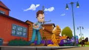 Jon ist sauer, weil Garfiel Odie auf dem Flohmarkt verkauft hat.