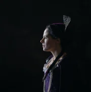 As Diana and Matthew return to London, Diana learns news that could change everything. The Queen holds Matthew to account