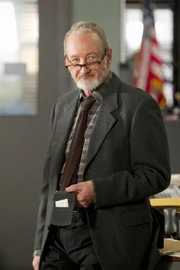 Das Team unterstützt Detective Gassner (Robert Englund) bei den Ermittlungen in einem neuen Fall ...