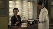 Millicent Higgins (Georgie Glen) und Kevin McNulty (Lee Armstrong)
