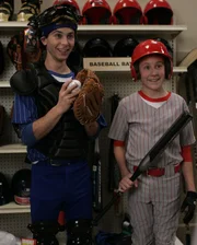Nutzen Hal's Veränderung, geschickt aus: Reese (Justin Berfield, l.) und Dewey (Erik Per Sullivan, r.) ...