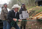 To preserve the perishable goods in the Reathifords farm shop, the outdoor experts from Alaska have a brilliant idea.