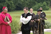 Seit Jahren lässt sich König Henry VIII. (Jonathan Rhys Meyers, r.) von Kardinal Thomas Wolsey (Sam Neill, l.) beraten. Doch eines Tages kommt ihm ein schlimmer Verdacht ...