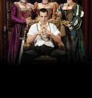 (1. Staffel) - Unzählige Kammerzofen und Mätressen verfallen dem Charme des Monarchen Henry, dem VIII. Doch hinter der schillernden Kulisse spielen sich tödliche Intrigen und gefährliche Machenschaften ab ...