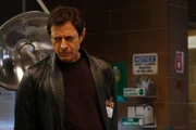 Jeff Goldblum as Detective Zach Nichols