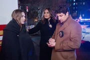 V.r.: Andy Parlato-Goldstein (Jason Biggs), Olivia Benson (Mariska Hargitay) +++ Die Verwendung des sendungsbezogenen Materials ist nur mit dem Hinweis und Verlinkung auf RTL+ gestattet.