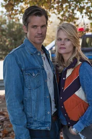 L-R: Raylan Givens (Timothy Olyphant) und Ava Crowder (Joelle Carter)