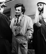 Peter Falk (Insp. Columbo), Hector Elizondo (Hassan Salah).