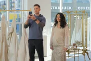 Als neuer Trauzeuge unterstützt Bradford (Eric Winter) Lopez (Alyssa Diaz) bei den stressigen Hochzeitsvorbereitungen. Beim Aussuchen eines Brautkleides erleben die beiden eine lustige Abwechslung.