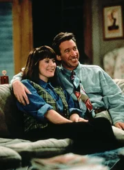 Bei den Taylors (Patricia Richardson, Tim Allen) hing der Haussegen schief. Doch diesmal lassen sich beide Seiten etwas einfallen, um die Stimmung und den Abend zu retten, ohne dass der jeweils andere auf seine Pläne verzichten müsste...