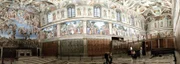 In jahrelanger harter Arbeit erschuf Michelangelo die weltber¸hmten Fresken der Sixtinischen Kapelle in Rom.