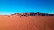 Kysylkum heißt "roter Sand". Die Wüste hat gewaltige Ausmaße und zieht sich vom Karakum in Turkmenistan über Usbekistan bis nach Kasachstan.