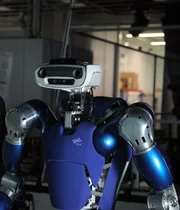 Roboter mit menschenähnlicher Statur des DLR.