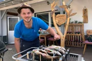 Kevin Pommerenke von der Fischzucht Wetterfeld.