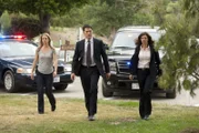 Ermitteln in einem neuen Fall: Hotch (Thomas Gibson, M.), J.J. (A. J. Cook, l.) und ihre neue Kollegin Alex Blake (Jeanne Tripplehorn, r.) ...