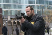 Sullivan Stapleton (Kurt Weller).