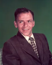 27th May 1949: A formal portrait of American crooner and actor Frank Sinatra (1915 - 1998) (Photo by Keystone/Getty Images)
