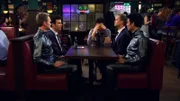 L-R: Barney (Neil Patrick Harris) und Ted (Josh Radnor)