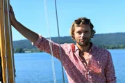 ARD WAPO BODENSEE FOLGE 42, "Hasadeure", am Dienstag (05.01.21) um 18:50 Uhr im ERSTEN. Der Segler Lorenz Haller (Florian Rummel) ist in einen Streit um ein Boot verwickelt, bei dem es zu Tätlichkeiten kam. Er wurde unvermittelt von einem Bootsfahrer angegriffen. © ARD/Laurent Trümper, honorarfrei - Verwendung gemäß der AGB im engen inhaltlichen, redaktionellen Zusammenhang mit genannter ARD-Sendung bei Nennung "Bild: ARD/Laurent Trümper" (S2). ARD-Programmdirektion/Bildredaktion, Tel: 089/5900-23534, bildredaktion@DasErste.de